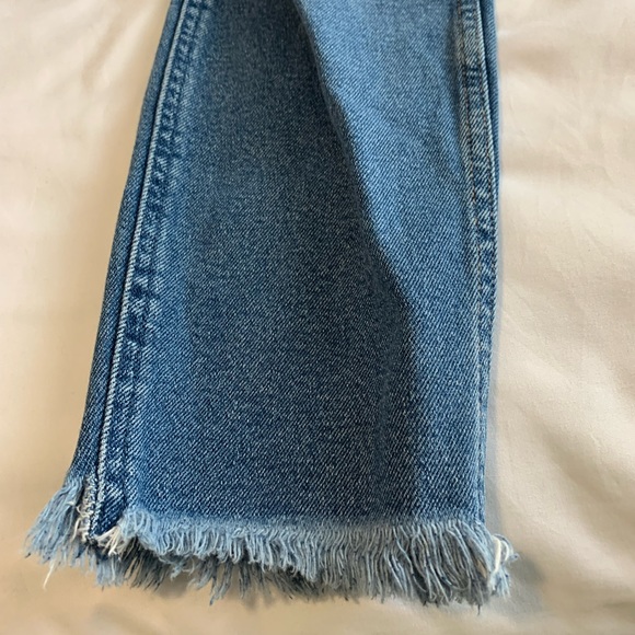 Size 0R, Hollister, high-rise mom jeans - Picture 3 of 5